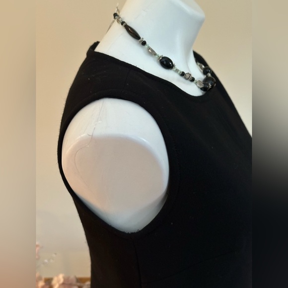 Talbots Midi Sleeveless Dress. Thick Material. Closure Zip In Back Sz 8 - Picture 6 of 15